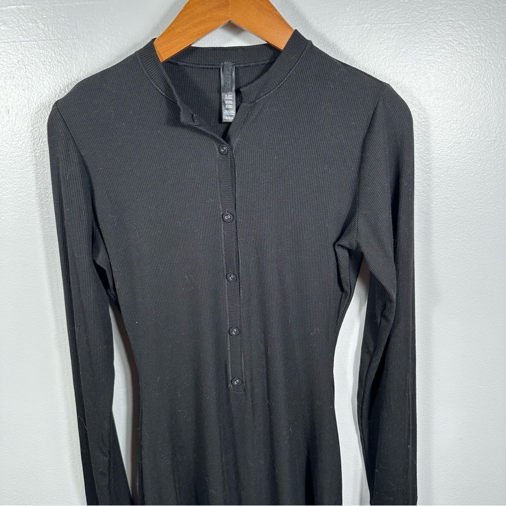 SKIMS Black Soft Lounge Button Up Henley Ribbed Sleep Romper Size Medium Casual - Picture 10 of 16
